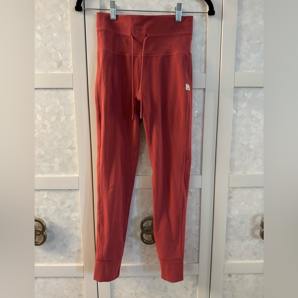 Vuori women’s Red (brick) leggings